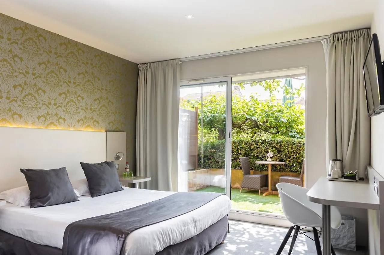 Le Carre D'Alethius Logis Hotel Restaurant Charmes-sur-Rhone