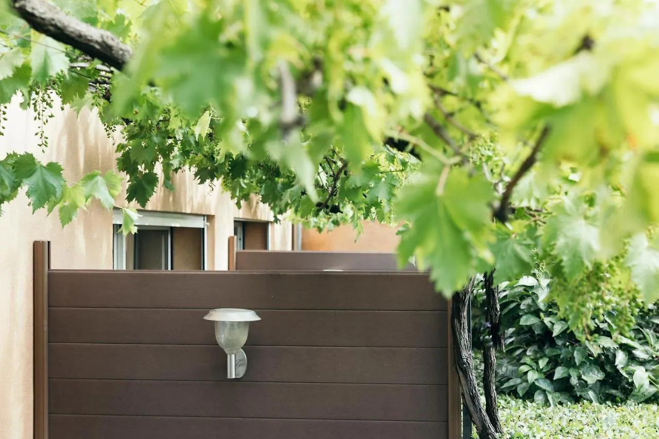 Le Carre D'Alethius Logis Hotel Restaurant Charmes-sur-Rhone 3*,
