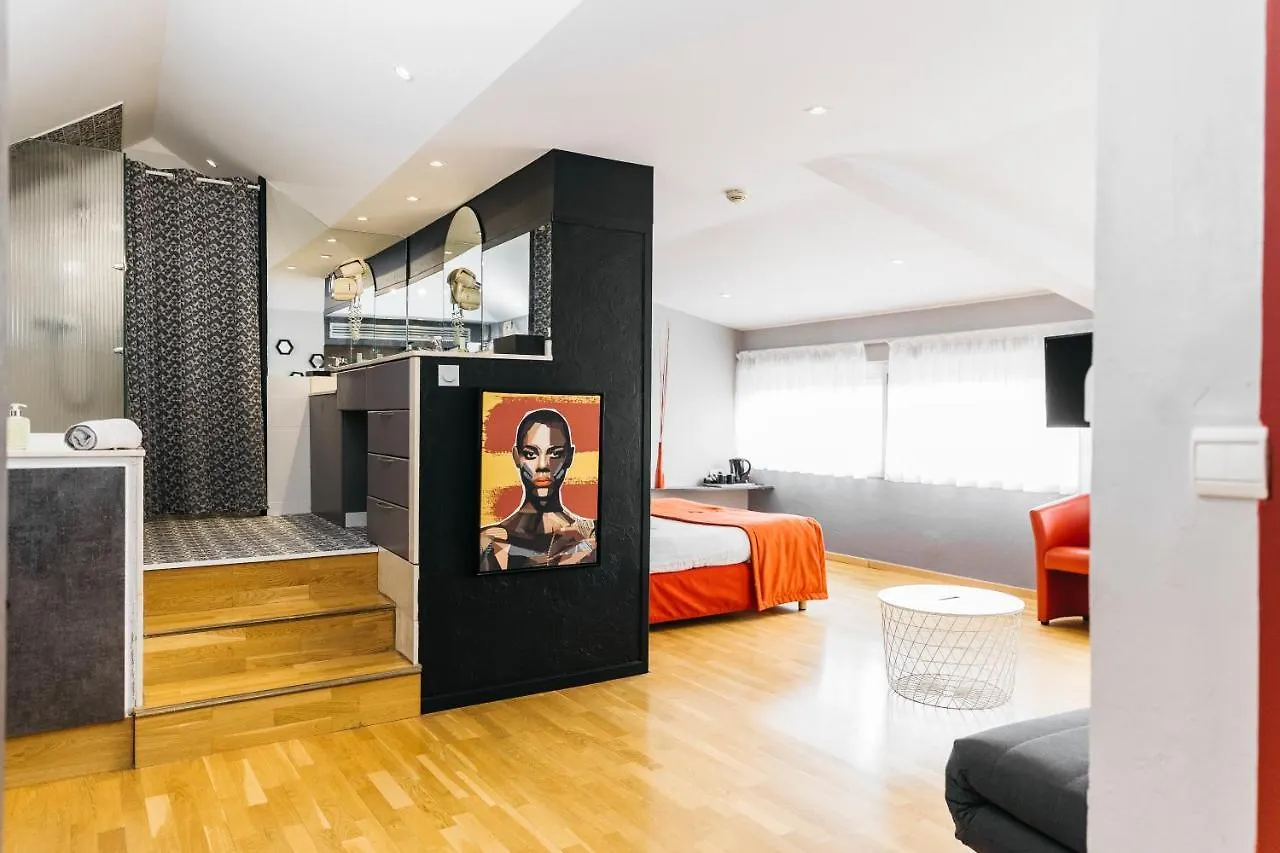 Le Carre D'Alethius Logis Hotel Restaurant Charmes-sur-Rhone