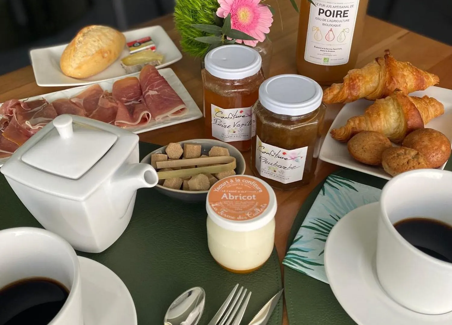 Le Carre D'Alethius Logis Hotel Restaurant Charmes-sur-Rhone