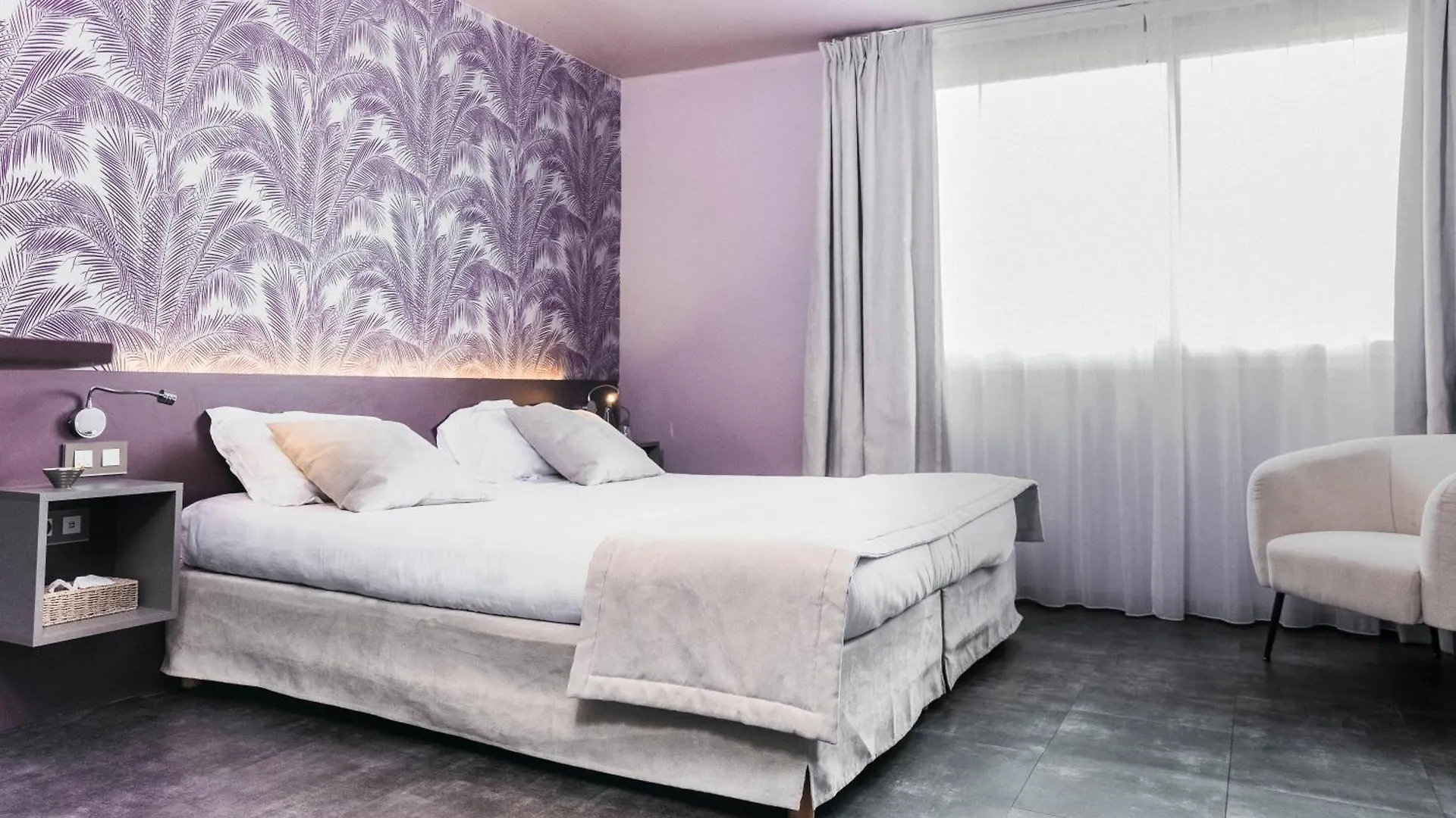 Le Carre D'Alethius Logis Hotel Restaurant Charmes-sur-Rhone