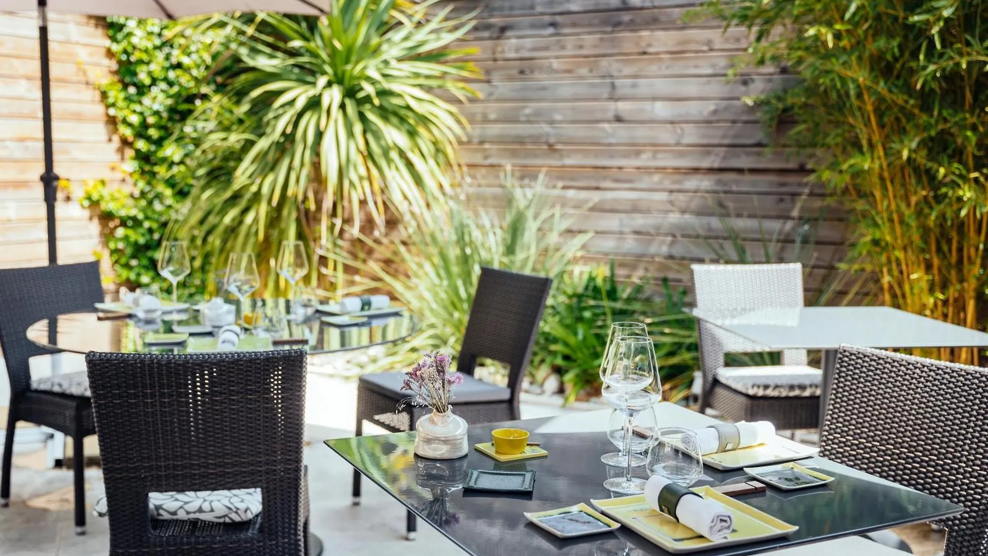 Le Carre D'Alethius Logis Hotel Restaurant Charmes-sur-Rhone 3*,  France