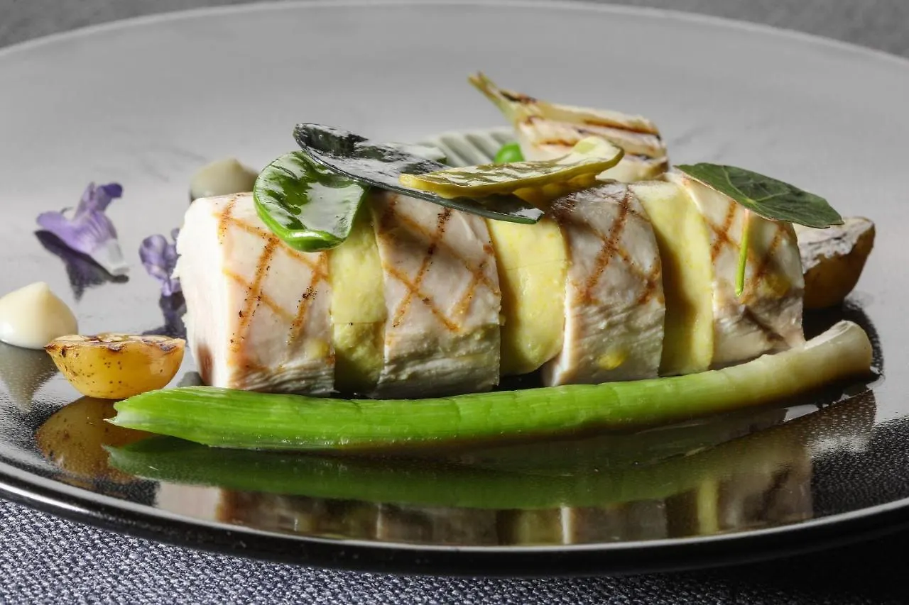 Le Carre D'Alethius Logis Hotel Restaurant Charmes-sur-Rhone