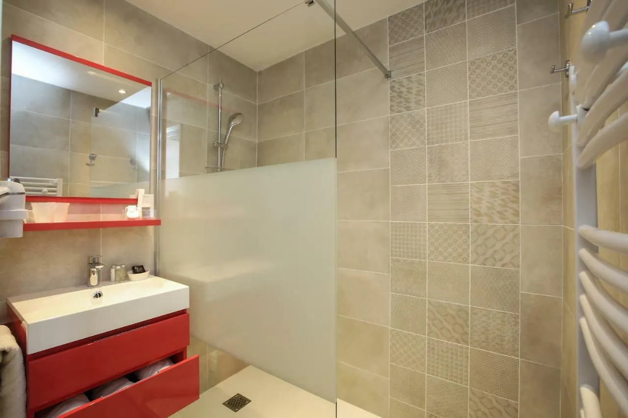Le Carre D'Alethius Logis Hotel Restaurant Charmes-sur-Rhone 3*,